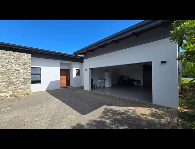 3 BEDROOM FREESTANDING FOR SALE IN PALM LAKES ESTATE